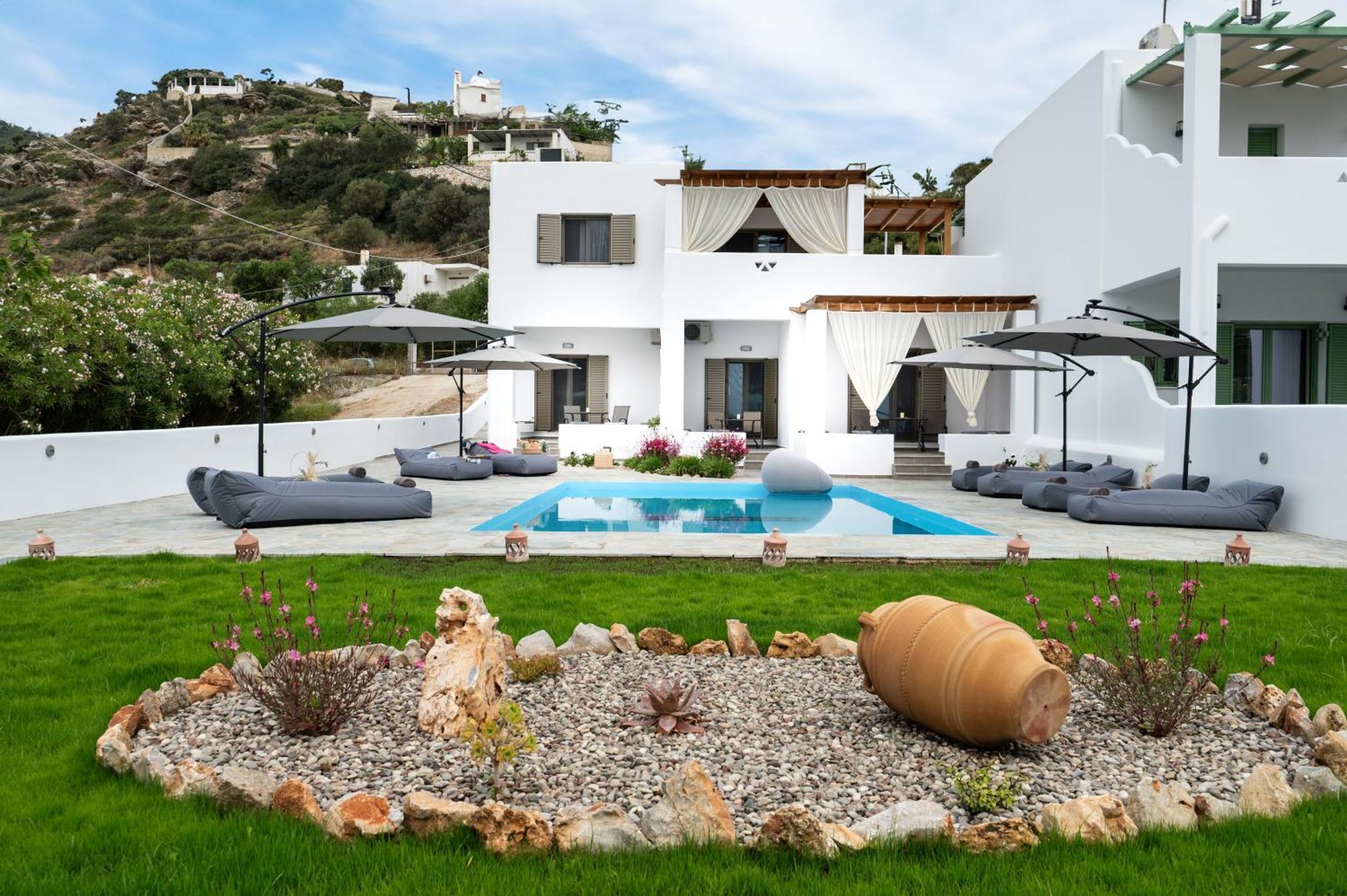 Sea And Sun Villa Kalamitsa Exterior photo