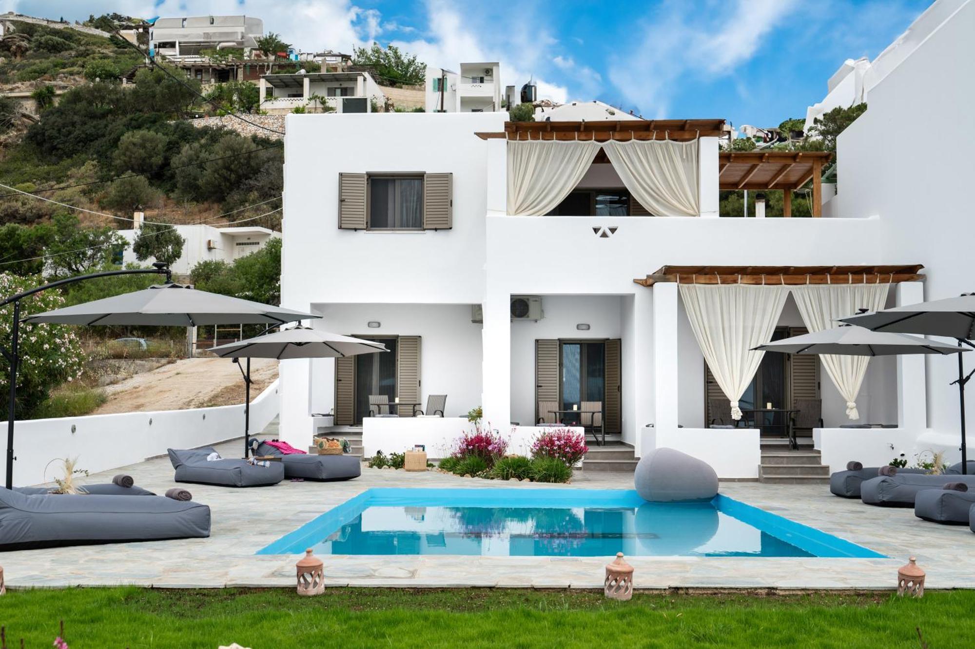 Sea And Sun Villa Kalamitsa Exterior photo