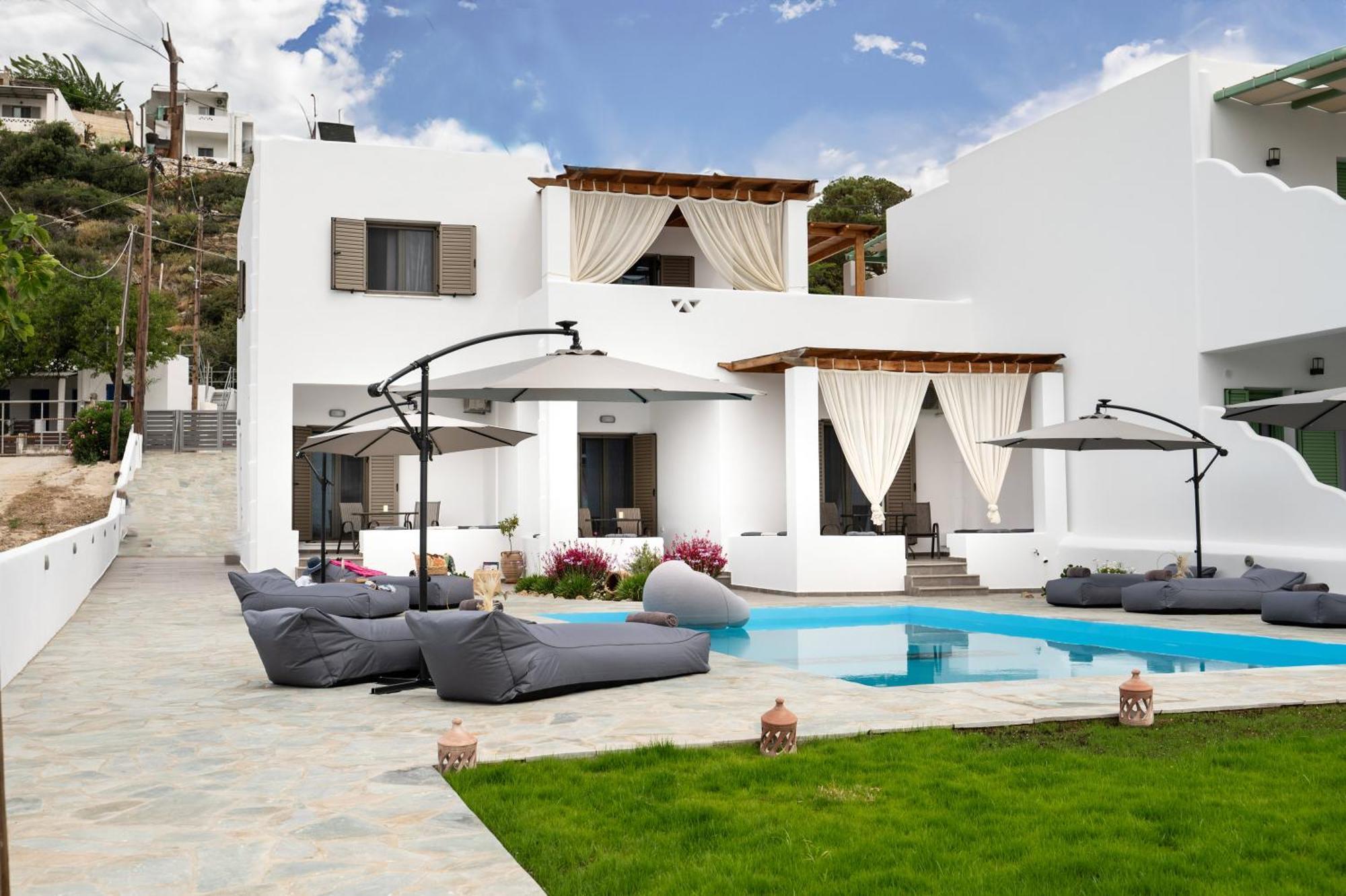 Sea And Sun Villa Kalamitsa Exterior photo